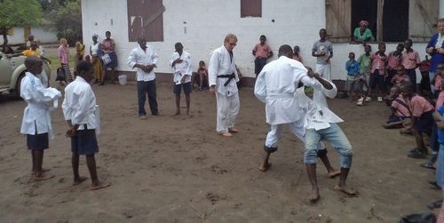 P-O observing trainees practicing judo