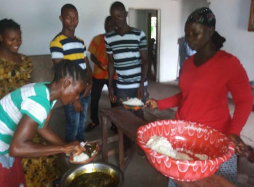Lunch break – rice and red oil potato greens